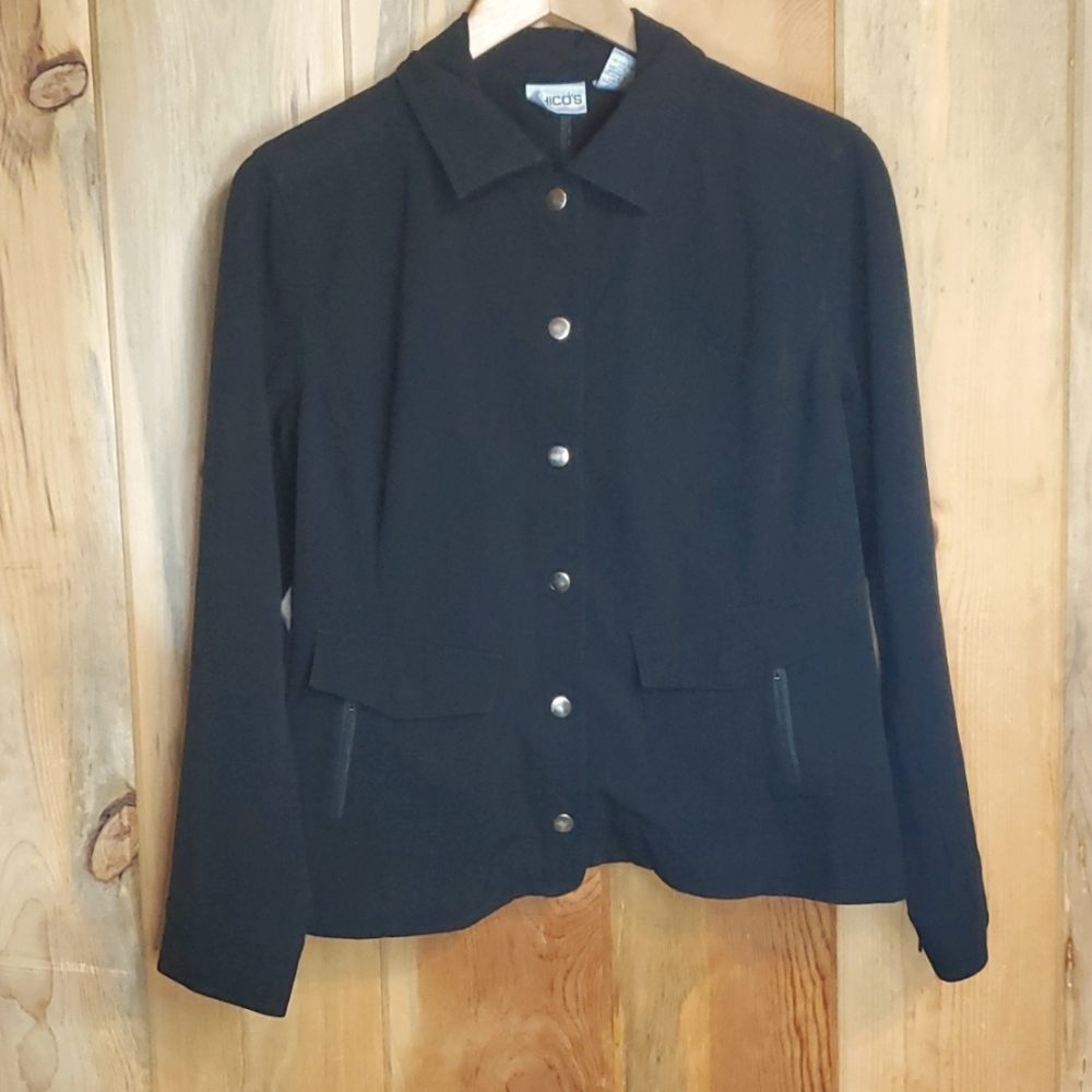 🐞Chico’s Black Short Blazer Jacket Size 1